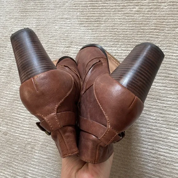 Cole Haan Cassidy Ankle Heeled Boots Leather Brown Buckle Size 11 - Picture 3 of 16